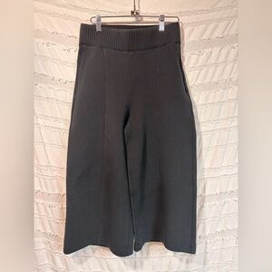 Lululemon new form crop pants